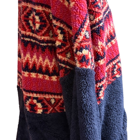 Entro Fully Lined Aztec and Navy Pullover Sherpa Size Small Warm and Soft - Picture 4 of 4